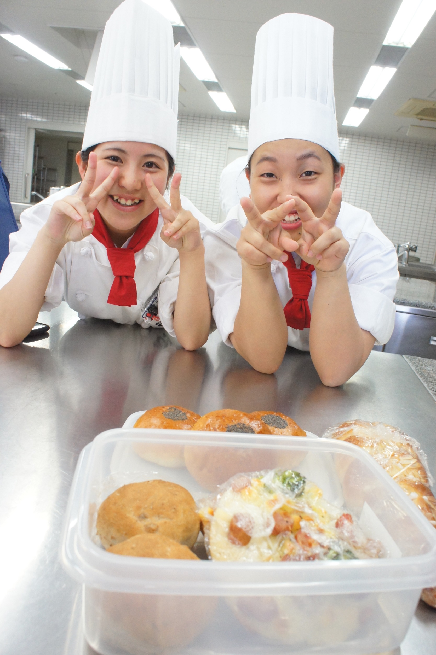 パティシエとは 知っているようで知らないパティシエのこと 神戸国際調理製菓専門学校
